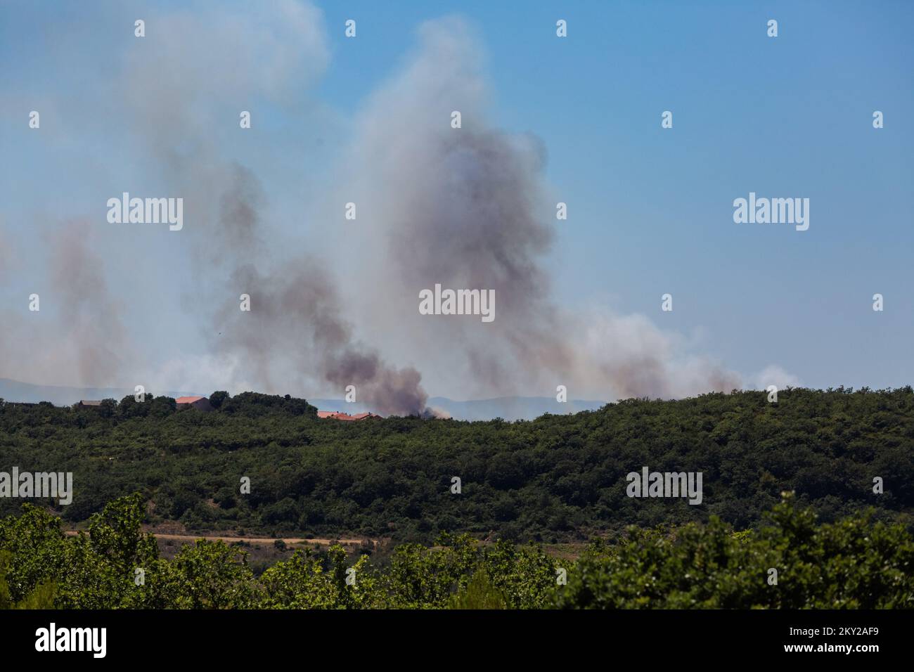 Zadar Fire Update: Major Blaze Breaks Out in Zadar Croatia Today as Local Firefighters Work to Contain Spreading Flames